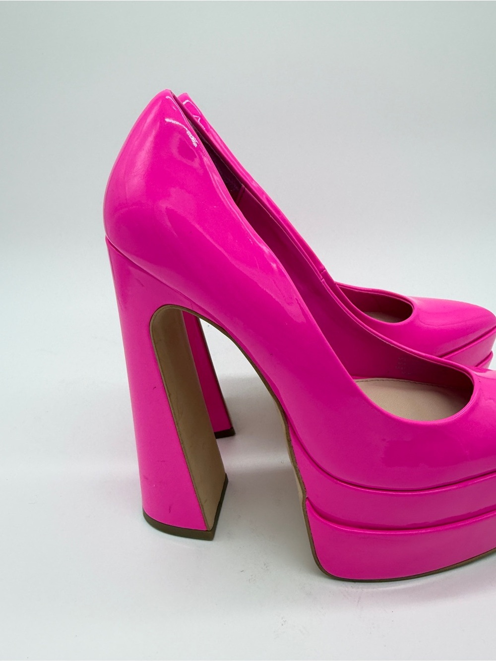 D'Amelio Marlania Platform Pumps Ultra Pink Patent - 7.5M - Picture 9 of 11